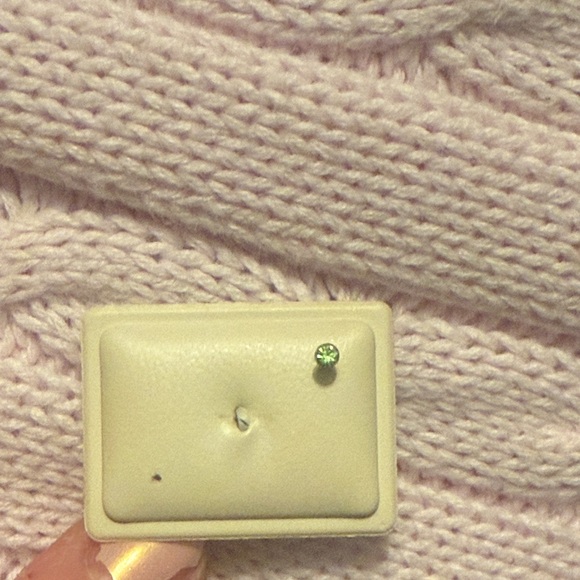 Green stud nose ring - Picture 3 of 5